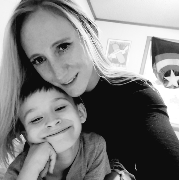 Meet your Posher, Sarah - Picture 2 of 4